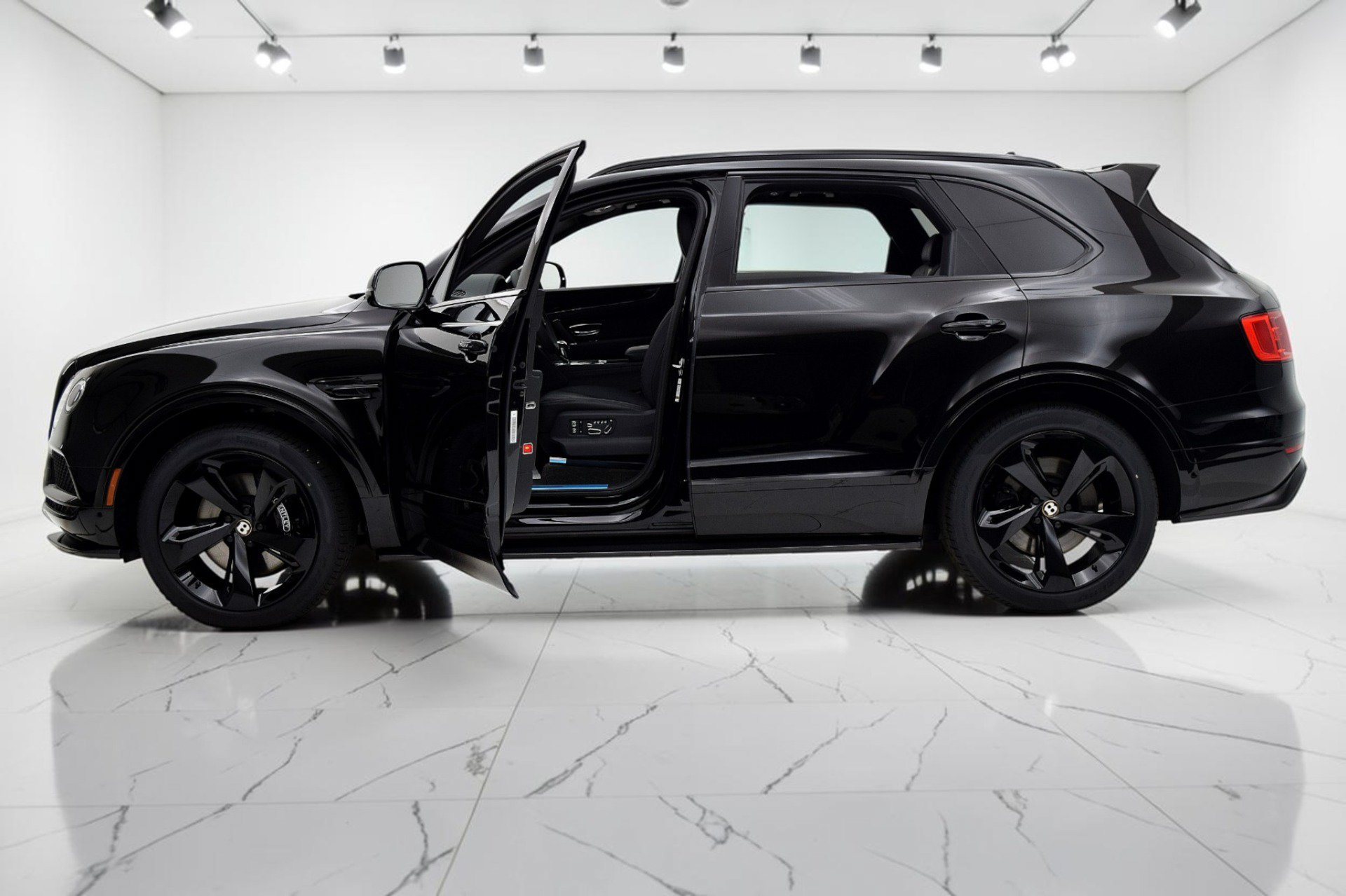 Used 2019 Bentley Bentayga AWD/4WD image 9