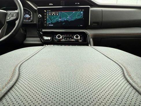 Used 2025 GMC Sierra 1500 AT4 w/ AT4 Preferred Package image 22