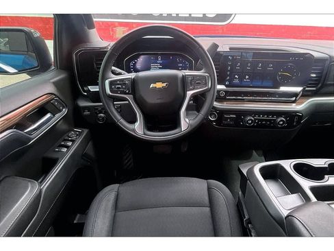 Used 2023 Chevrolet Silverado 1500 LT AWD/4WD image 6