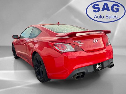 Used 2012 Hyundai Genesis 2.0T RWD image 4