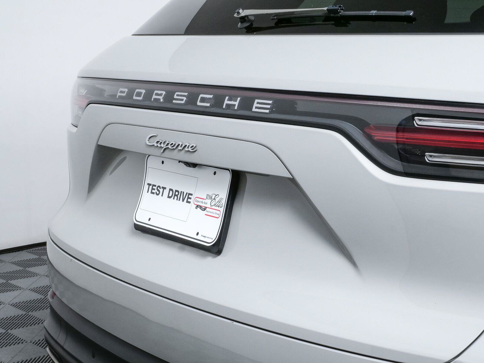 Certified 2023 Porsche Cayenne AWD/4WD image 38