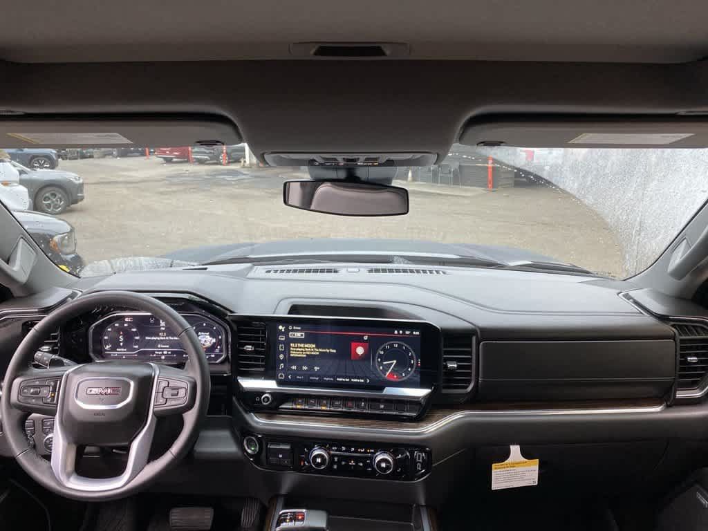 Used 2024 GMC Sierra 1500 Elevation w/ Elevation Premium Package AWD/4WD image 12