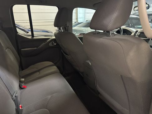 Used 2016 Nissan Frontier SV image 18