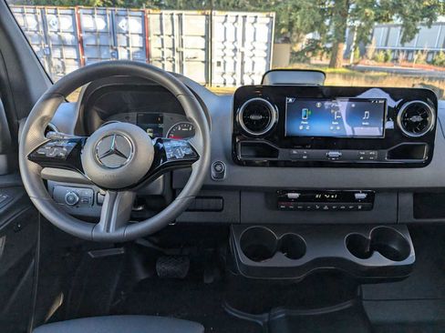 New 2025 Mercedes-Benz Sprinter 2500 image 17