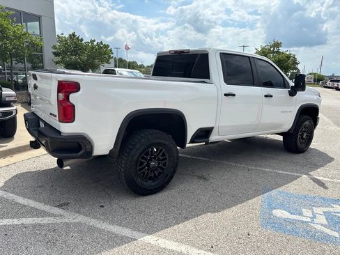 Used 2024 Chevrolet Silverado 2500 ZR2 w/ Technology Package AWD/4WD image 29