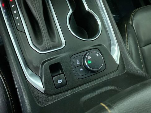 Used 2020 Chevrolet Traverse RS image 13