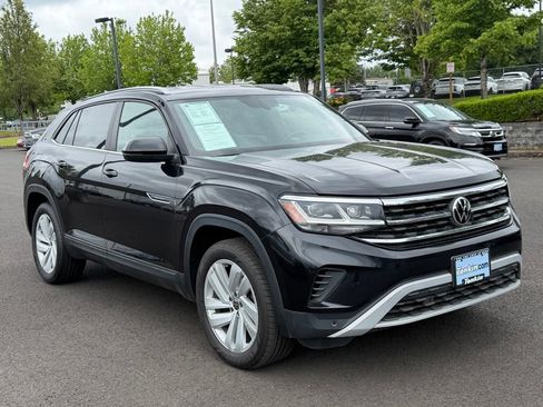 Used 2022 Volkswagen Atlas Cross Sport SE AWD/4WD image 2