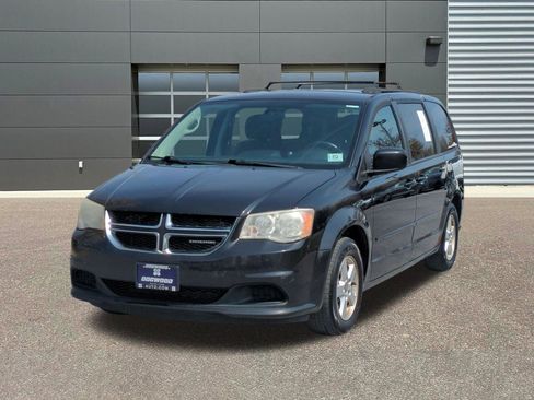 Used 2012 Dodge Grand Caravan SXT FWD image 3