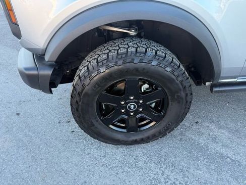 Used 2023 Ford Bronco Black Diamond image 6