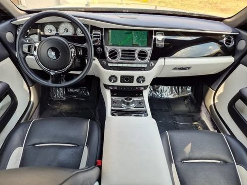 Used 2017 Rolls-Royce Wraith RWD image 19