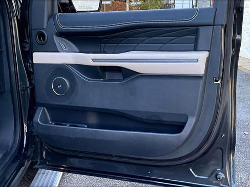 Certified 2023 Ford Expedition Platinum image 22