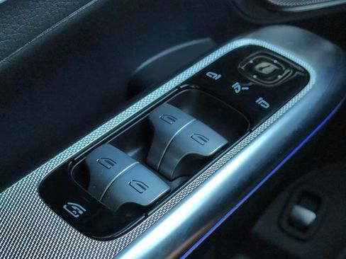 Certified 2025 Mercedes-Benz GLC 300 4MATIC image 25