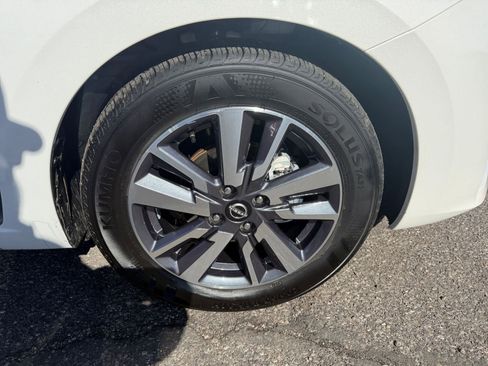 Used 2025 Nissan Versa SV image 28