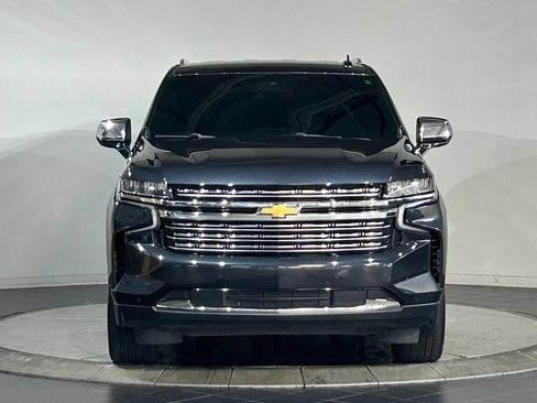 Used 2023 Chevrolet Suburban Premier AWD/4WD image 3