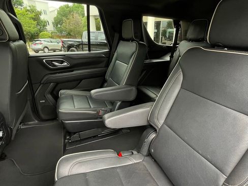 Used 2023 GMC Yukon SLT AWD/4WD image 24