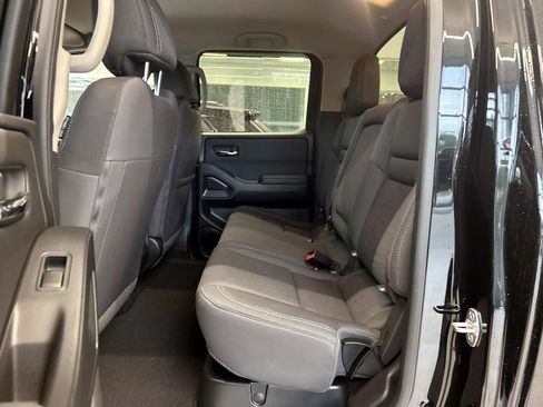 Used 2024 Nissan Frontier SV w/ Technology Package AWD/4WD image 13