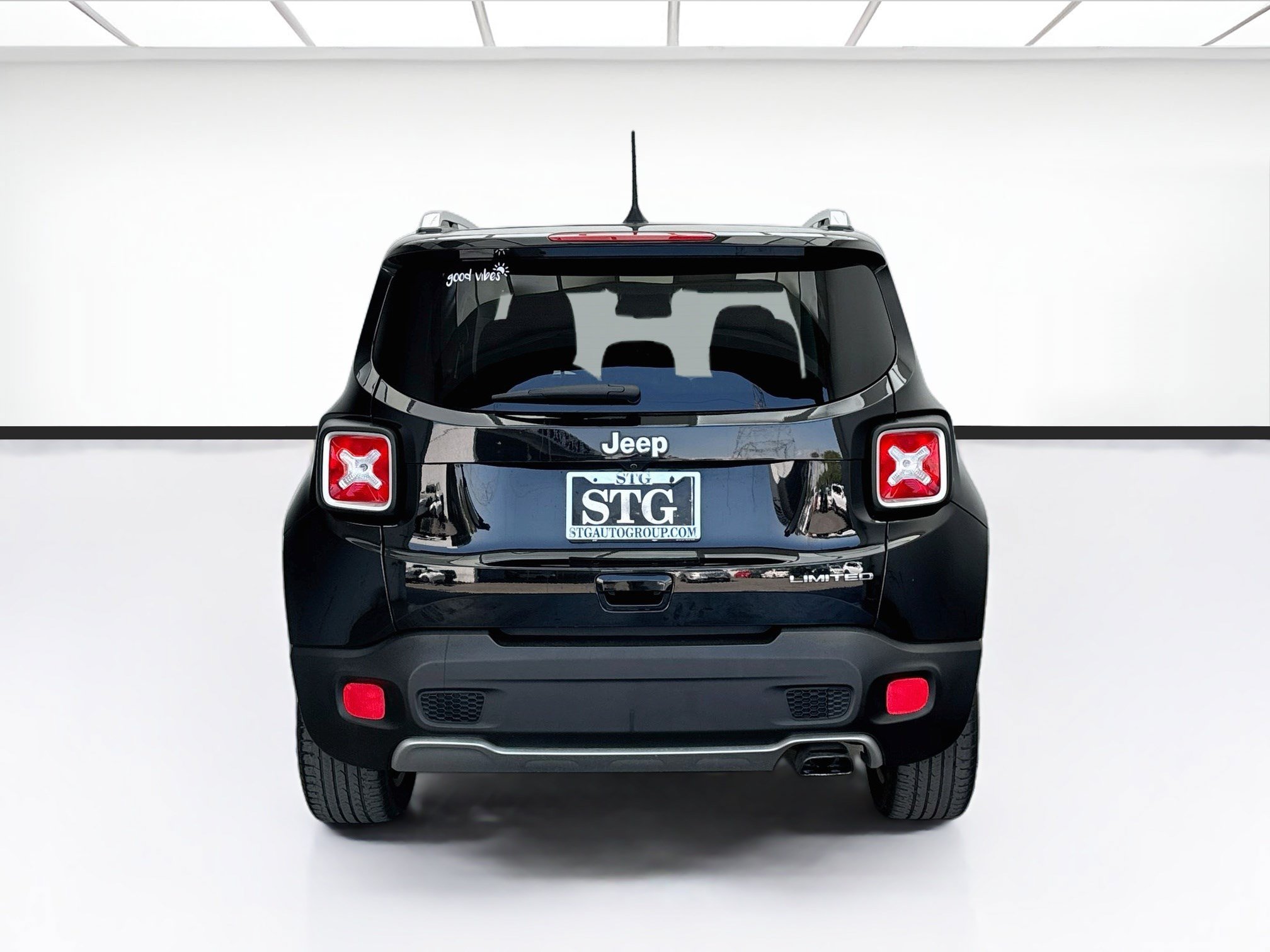 Used 2018 Jeep Renegade Limited w/ UConnect 8.4 Nav Group FWD image 5