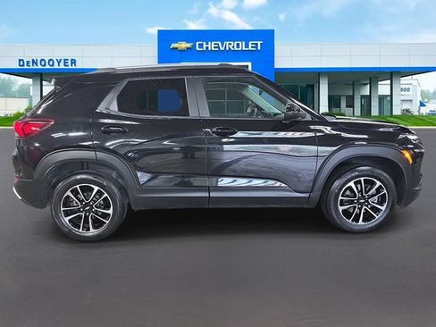 Used 2024 Chevrolet TrailBlazer LT w/ Convenience Package AWD/4WD image 6