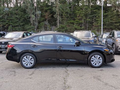 New 2025 Nissan Sentra S image 4