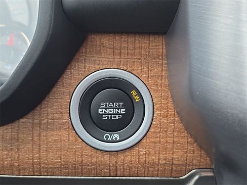 Used 2022 RAM 1500 Limited w/ Body Color Bumper Group image 17