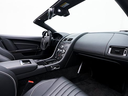 Used 2016 Aston Martin DB9 GT image 59