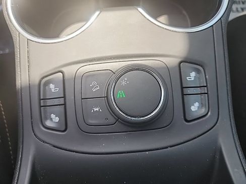 Used 2020 GMC Terrain SLE w/ Driver Convenience Package FWD image 17