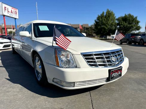 Used 2009 Cadillac DTS Limousine image 1