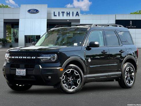 Used 2025 Ford Bronco Sport Outer Banks AWD/4WD image 1
