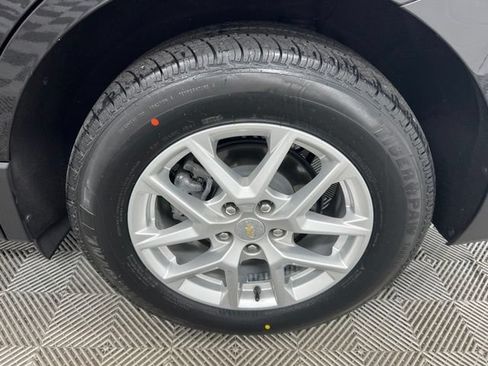 Used 2024 Chevrolet Equinox LT AWD/4WD image 10