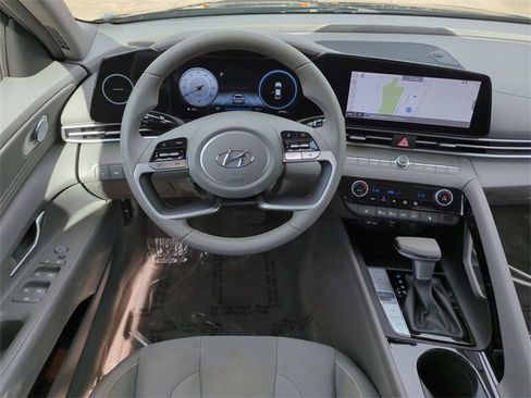 Certified 2023 Hyundai Elantra SEL w/ Convenience Package image 12