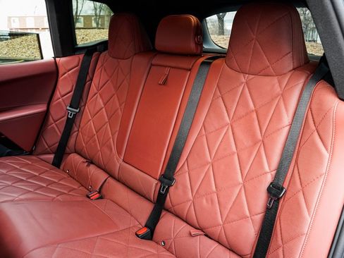 Used 2023 BMW iX xDrive50 w/ Sport Package image 15