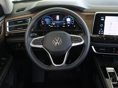Certified 2026 Volkswagen Atlas SE FWD image 24