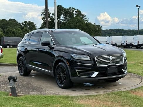 Used 2019 Lincoln Nautilus Select AWD/4WD image 9
