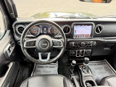 Used 2019 Jeep Wrangler Unlimited Sahara w/ Dual Top Group AWD/4WD image 27