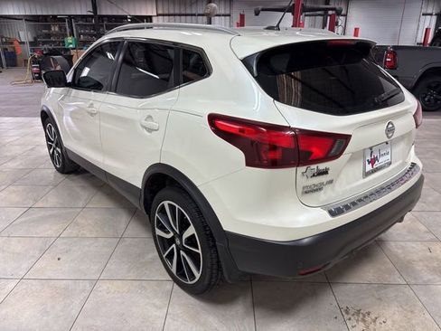 Used 2019 Nissan Rogue Sport SL w/ Premium Package image 11