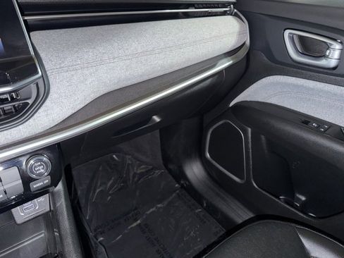 Used 2022 Jeep Compass Latitude image 33