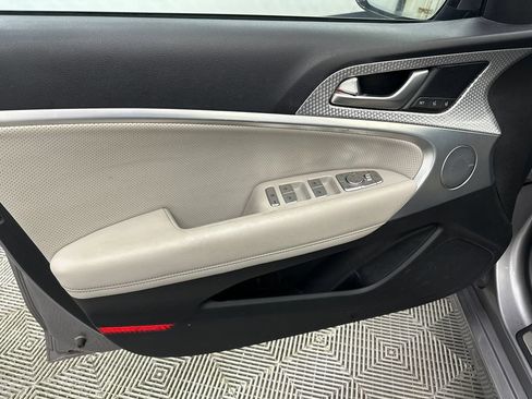Used 2023 Genesis G70 2.0T w/ Sport Prestige Package RWD image 11