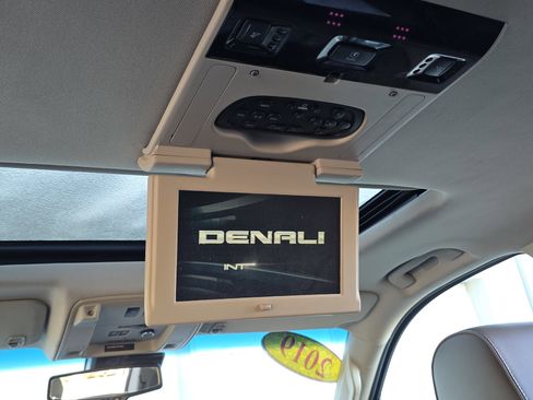 Used 2019 GMC Yukon XL Denali w/ Open Road Package image 31