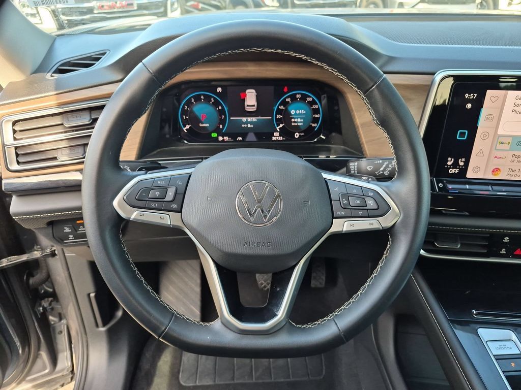 Used 2025 Volkswagen Atlas SE FWD image 23