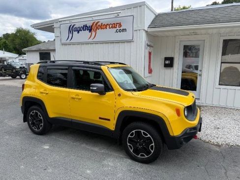 Used 2016 Jeep Renegade Trailhawk w/ Premium Trailhawk Package AWD/4WD image 1