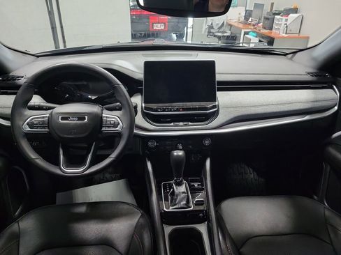 Certified 2023 Jeep Compass Latitude AWD/4WD image 3