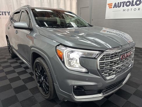 Used 2024 GMC Terrain Denali w/ Denali Premium Package image 3