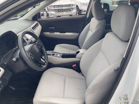 Used 2019 Honda HR-V LX image 17