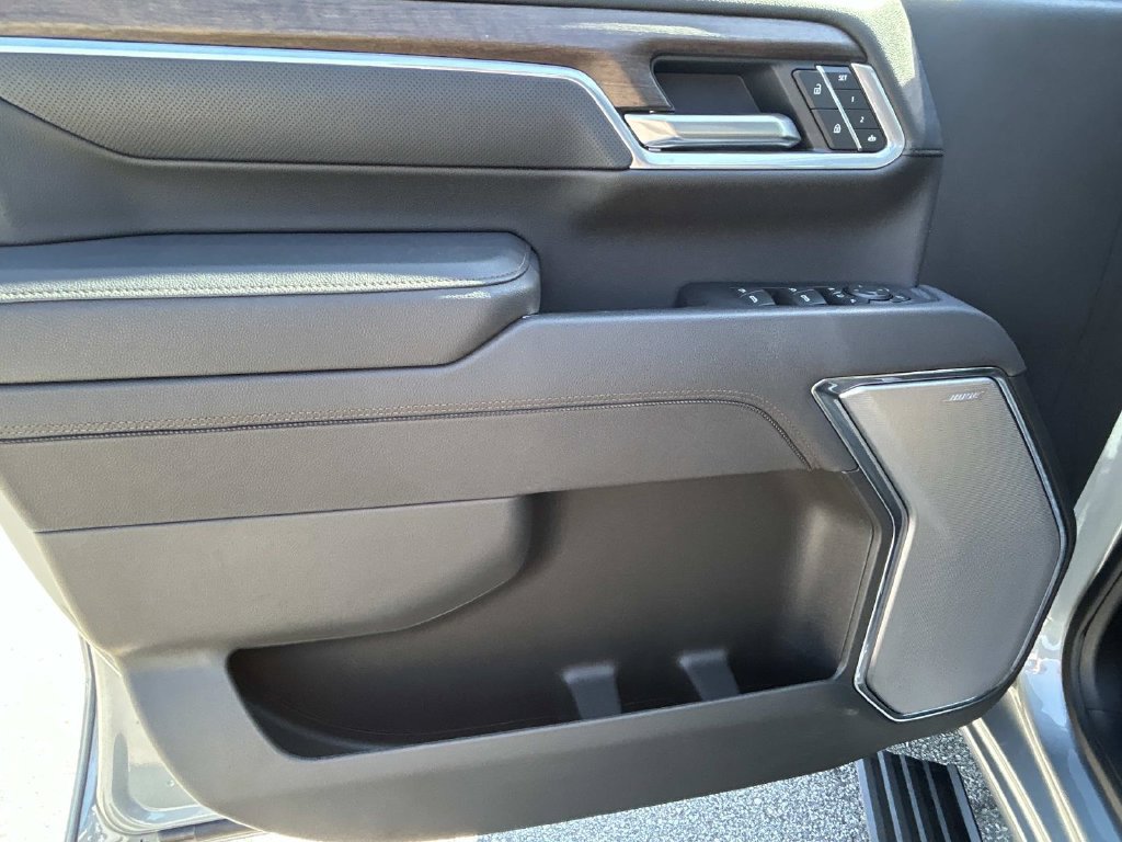 Used 2025 Chevrolet Silverado 2500 High Country w/ High Country Premium Package AWD/4WD image 14