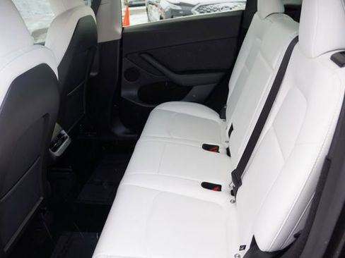 Used 2025 Tesla Model Y Long Range image 17