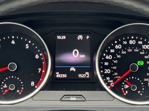 Used 2020 Volkswagen Tiguan S image 22