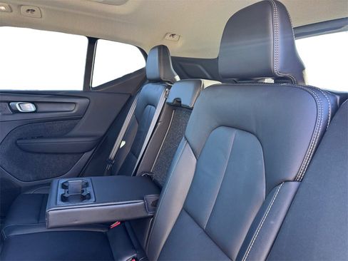 Certified 2023 Volvo XC40 B5 Plus w/ Climate Package image 23