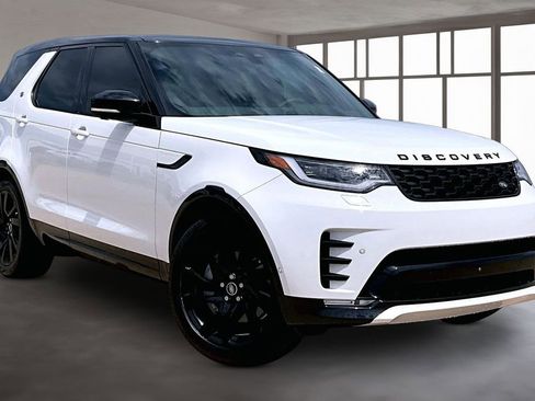 Used 2025 Land Rover Discovery Dynamic SE AWD/4WD image 11