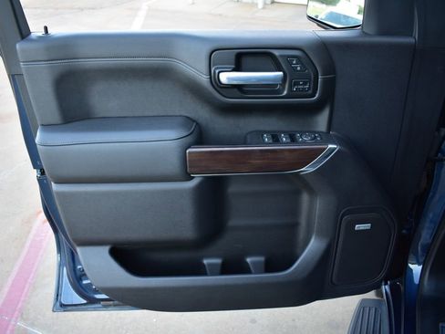 Used 2021 GMC Sierra 1500 SLT AWD/4WD image 19