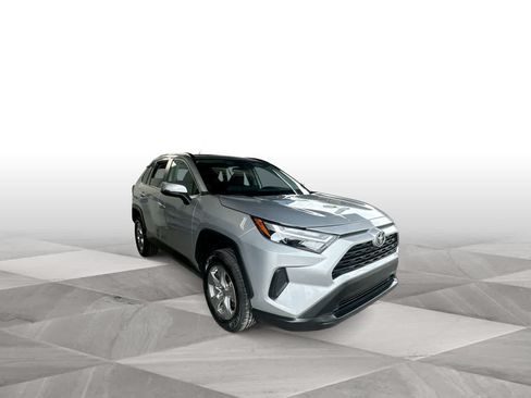 Used 2025 Toyota RAV4 XLE FWD image 2